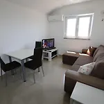Saramandic Apartamento Šilo