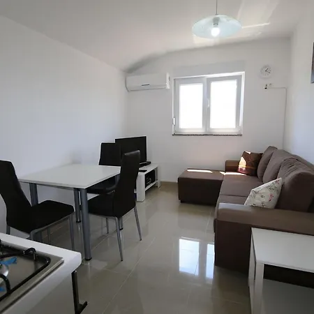 Saramandic Apartment *