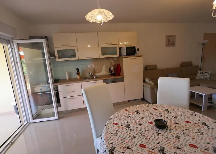 Saramandic Apartment *